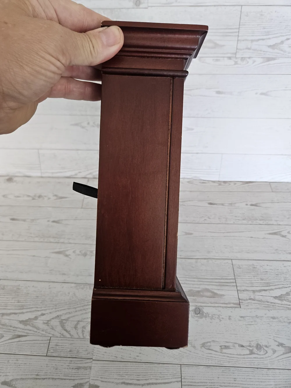 Danbury Mint The Prized Catch Wood Clock Bass Fishing Decor Vintage